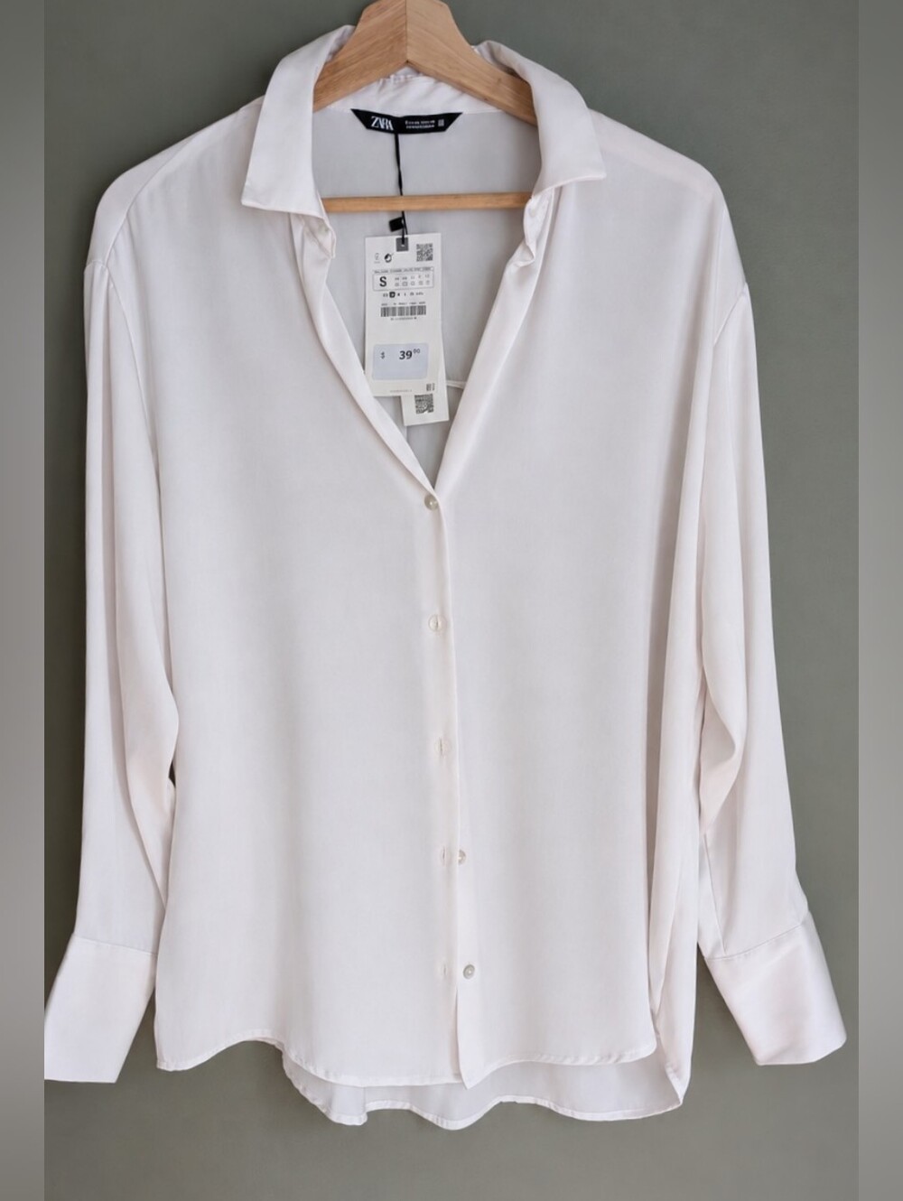 Zara Women's Cream Button-Down Blouse